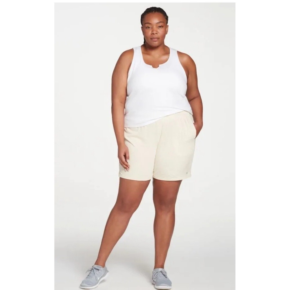 DSG Mesh Shorts Womens Medium Light Sand Mid Rise Relaxed Fit Athletic Gym Wear